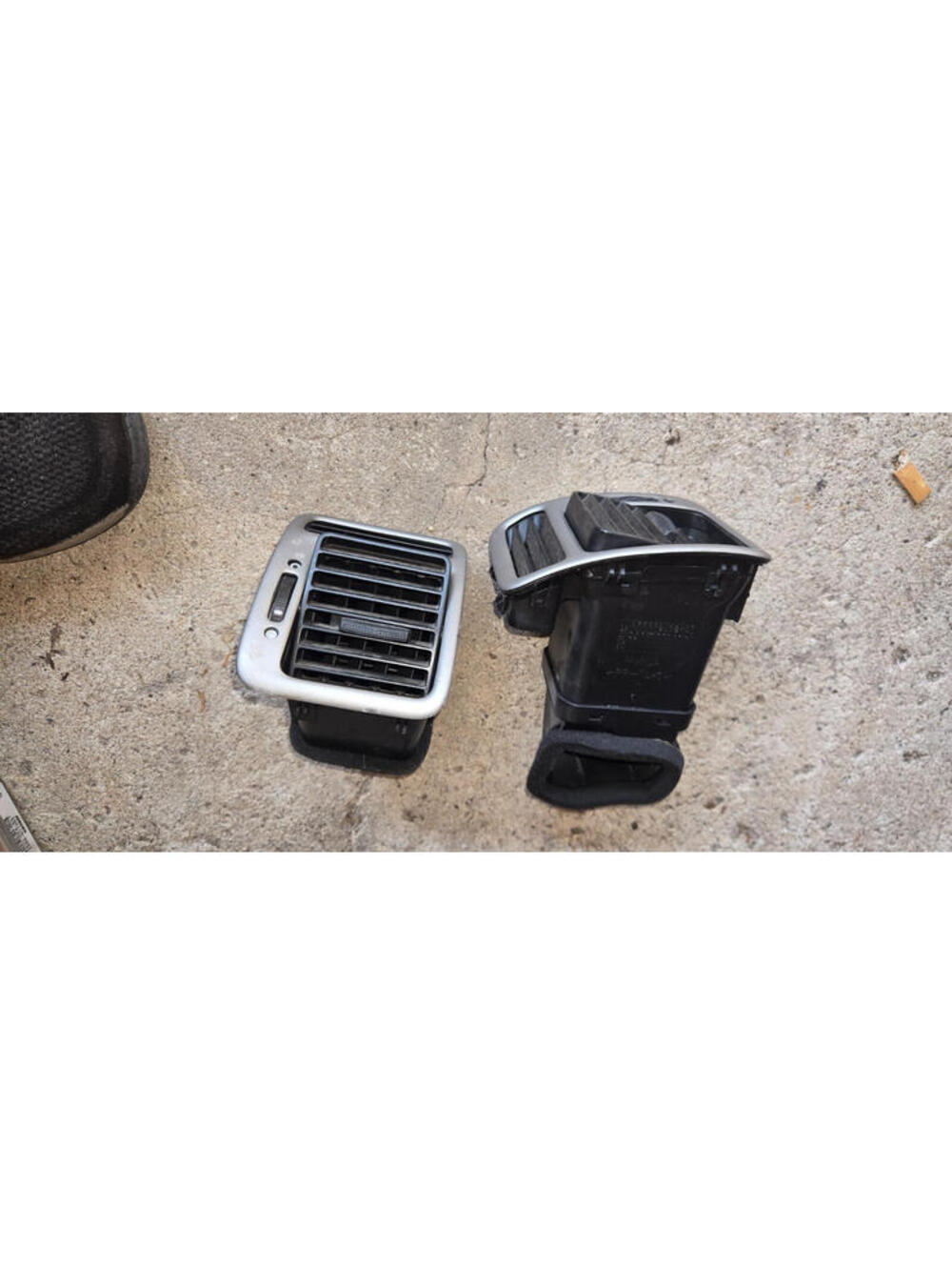 OEM Honda cr-v 2002-2006 air vents gray/silver driver and passenger